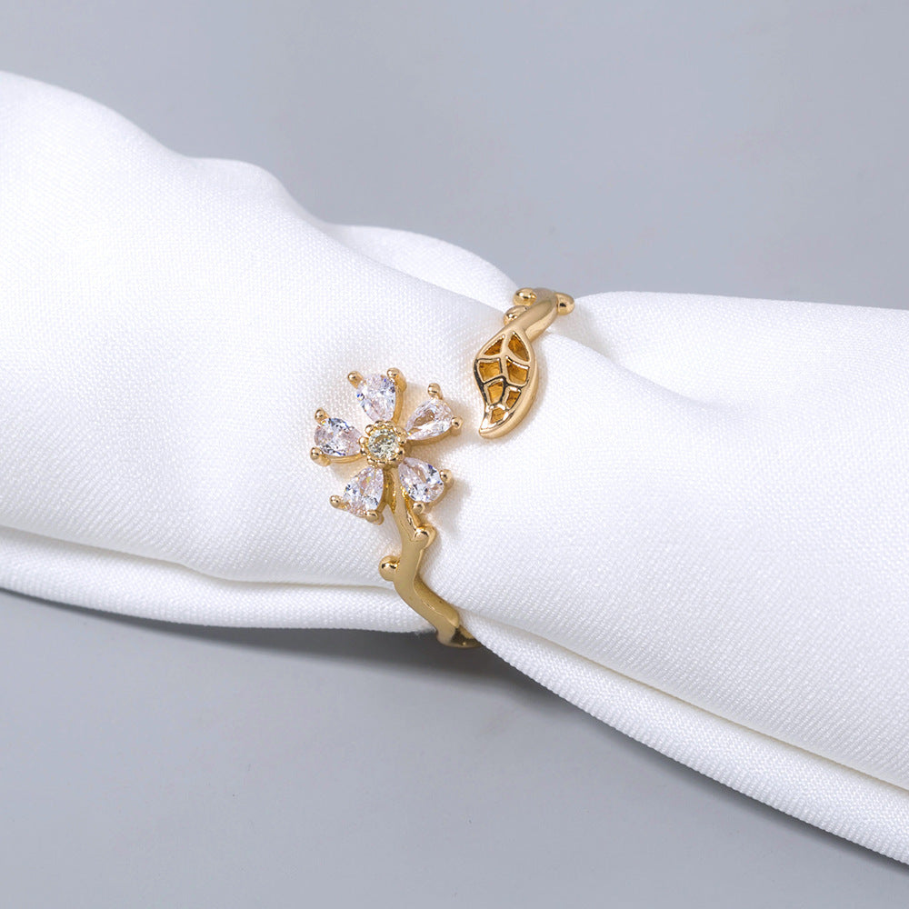 Womens Zircon Flower Ring Leaf Design Copper Ring Ins Style For Girls Party Jewelry Fashion Accessory Elegant Sparkle