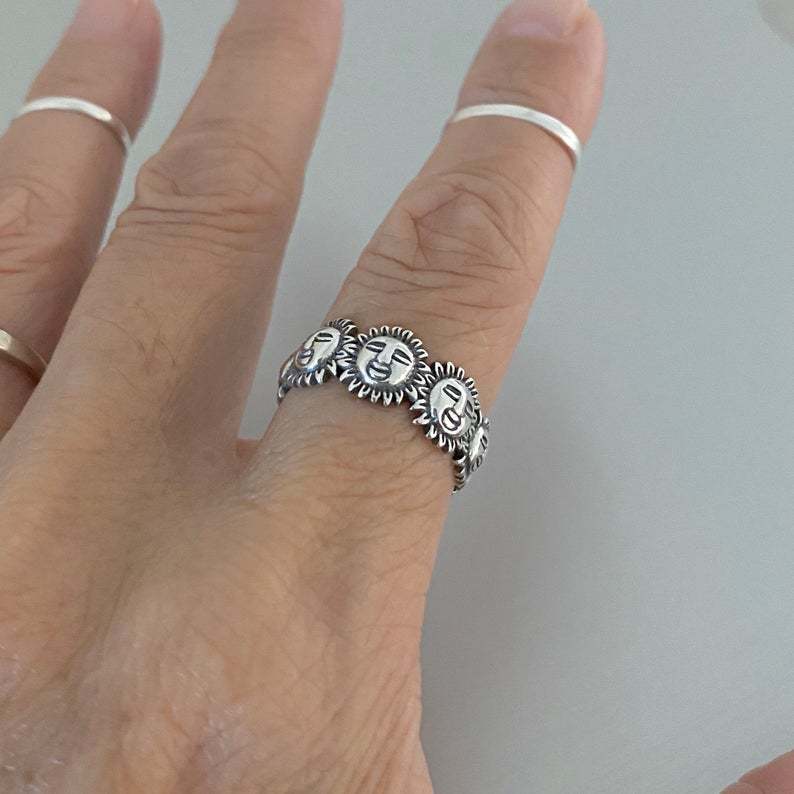 Womens Sunflower Ring Geometric Alloy Ring Sunflower Design Ring Women Party Ring Daily Wear Ring Fashion Ring