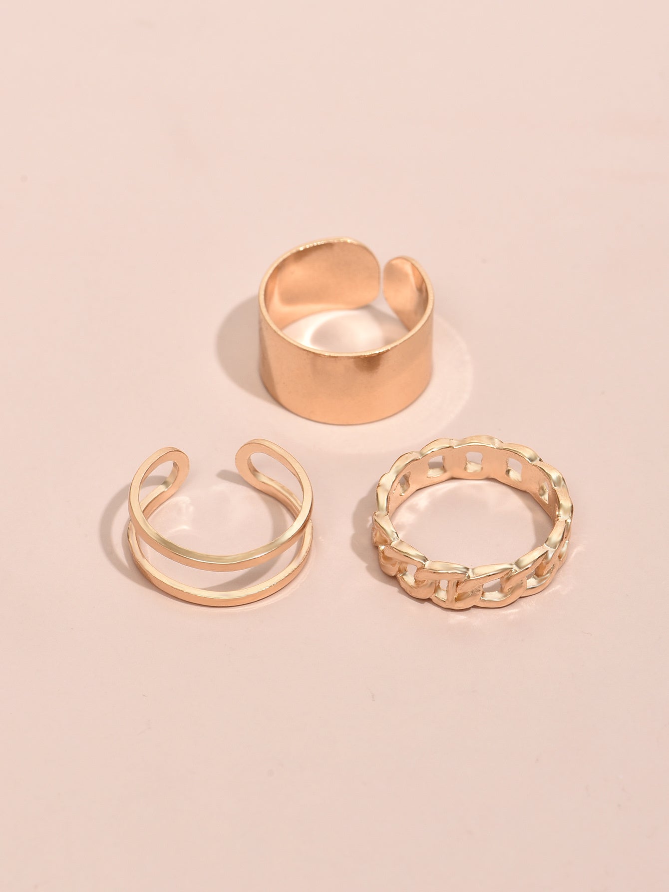 Women Ring Style Jewel Golden Ring Zinc Alloy Elegant Design Beautiful Appearance Gleaming Surface Comfort Fit