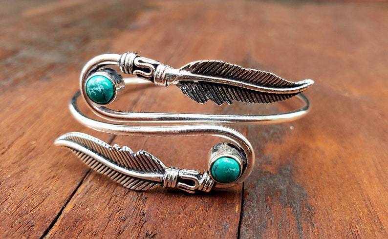 Feather Emerald Bracelet Electroplated Alloy Bangle Fashion Minimalist Vintage Jewelry Elegant Feather Jewelry