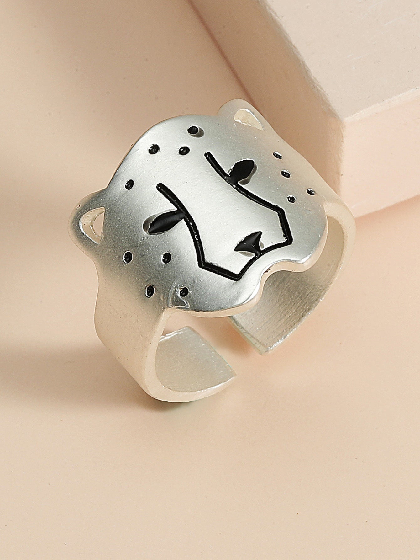 Geometric European Fashion Ring Electroplated Alloy Individually Packed Gift for Women and Girls Everyday Glow