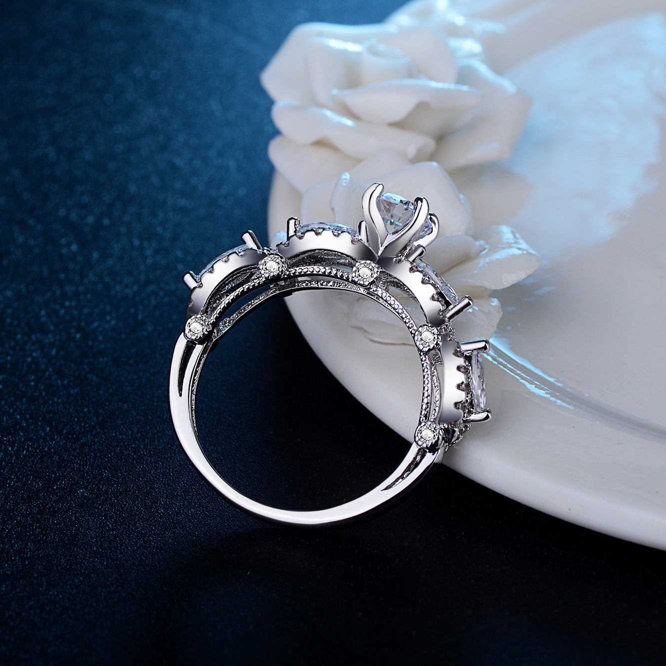 Zircon Flower Ring Gold Plated Copper Horse Eye Design Fashion Jewelry Elegant Dainty Statement Ring Sizes 6 7