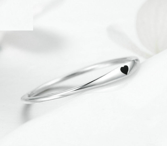 S925 Sterling Silver Ring for Ladies Simple Love Heart Design White Silver Ring Sizes 5 to 10 European and American Style Jewelry Gift for Her