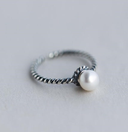Pearl Ring Twisted Copper Ring Exquisite Design Ring Sophisticated Timely Ring For Women Girls Elegant Fashion