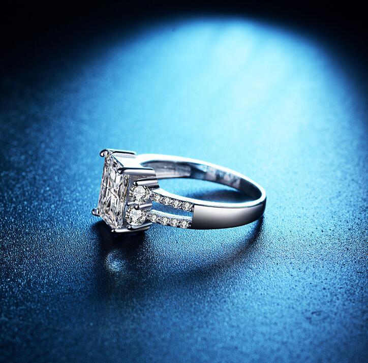 Zircon Ring For Men And Women Exaggerated Purple Diamond Jewelry Copper White Gold Finish Inlaid Zircon 7x9mm