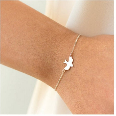 Women Gold Plated Alloy Chain Bracelet With Pigeon Charm Zodiac Animal Jewelry Elegant Fashionable Gift Styles