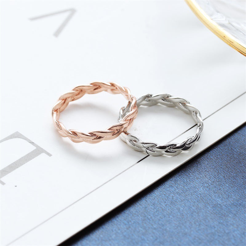 Unisex Twist Ring Simple Geometric Design Fashionable Look Electroplated Alloy Metal Rings Individually Packed