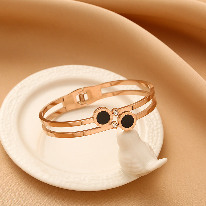 Women's Rose Gold Titanium Steel Bracelet Double Layer Electroplated Totem Design Bracelet Fashionable Niche Jewelry Gift for Her Natural Charm Accessory