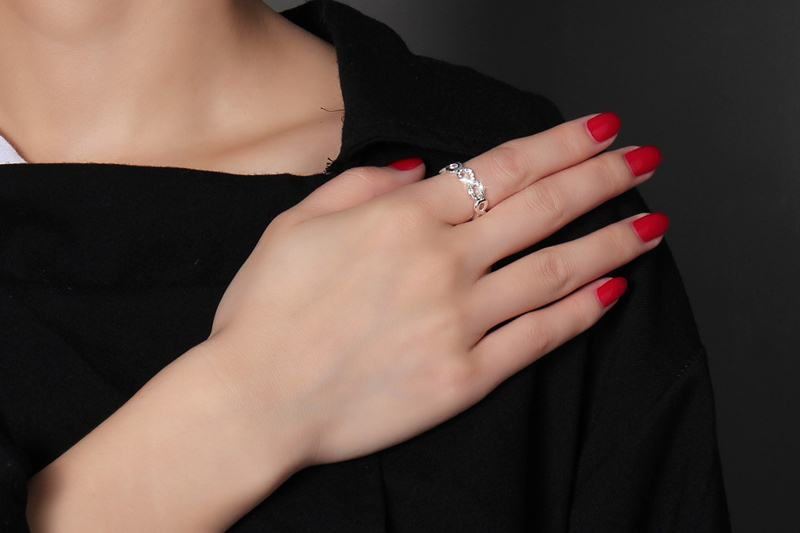Korean Style Titanium Ring For Women With Rhinestone Accent
