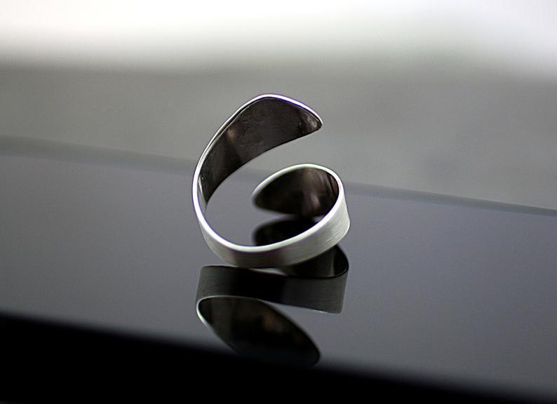 Adjustable Dandelion Ring With Floral Botanical Design Alloy Jewelry For Women Nature Inspired Gift Timeless Gift Idea