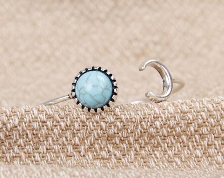 Turquoise Gemstone Moon Texture Bracelet For Women Lightweight Alloy Bangle Fashion Jewelry Elegant Statement Accessory