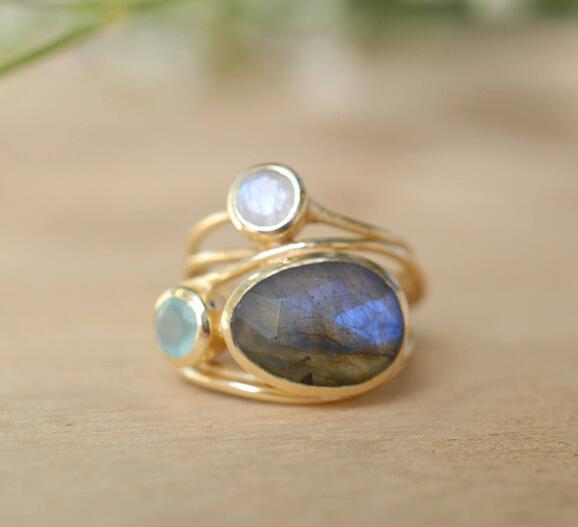 Womens Gold Alloy Ring With Shell Accent And Moonstone Inlay Elegant Fashion Jewelry Gift For Her Statement Ring