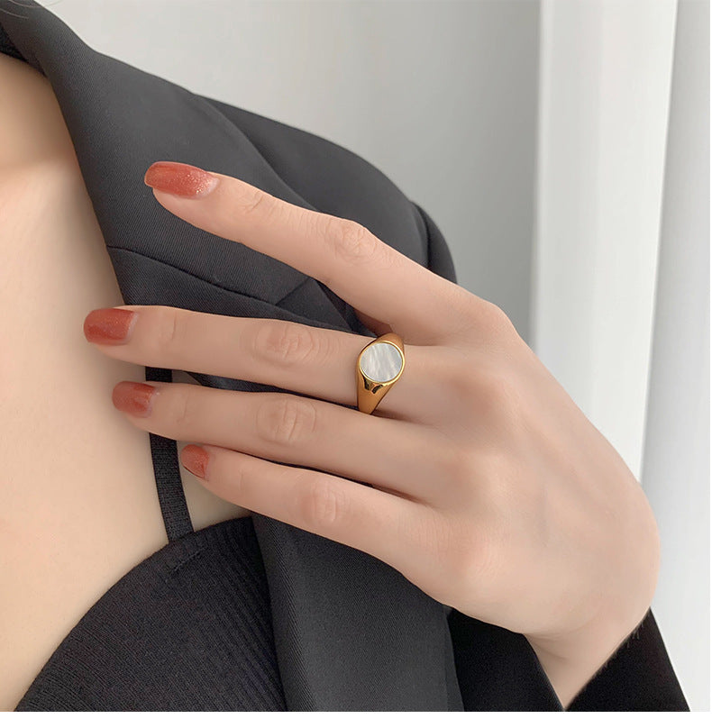 Womens Titanium Steel Ring Gold Plated Round Retro Geometric Shell Inlaid Durable Fashion Jewelry Elegant Ring