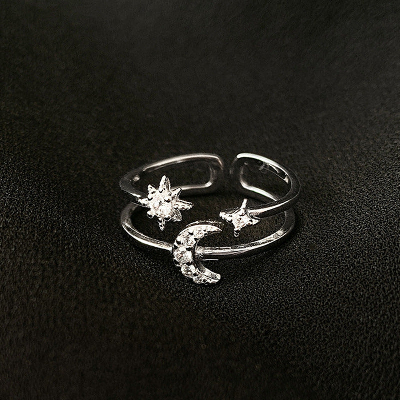 Sparkling Diamond Star Moon Ring White Gold Inlay Details