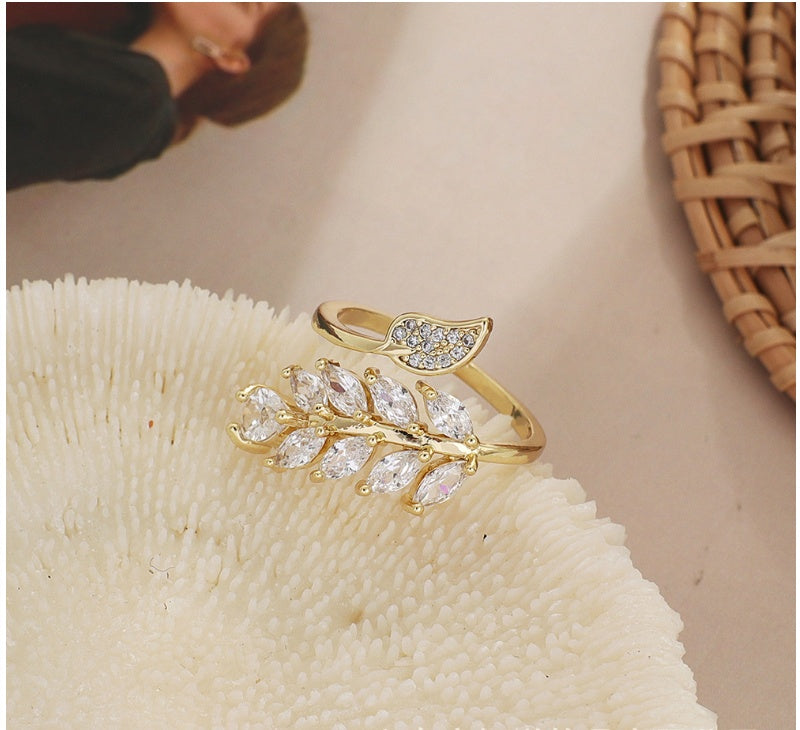 Copper Gold Tone Adjustable Ring With Geometric Rhinestones Net Style Finger Ring For Women Trendy Fashion Accessory