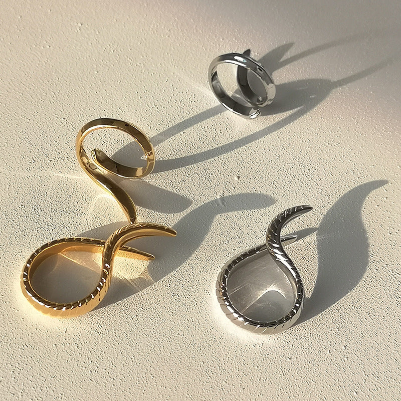 Copper Golden Claw Ring European Stylish Jewelry Wave Electroplating Ring Festive Gift for Women Everyday Wear