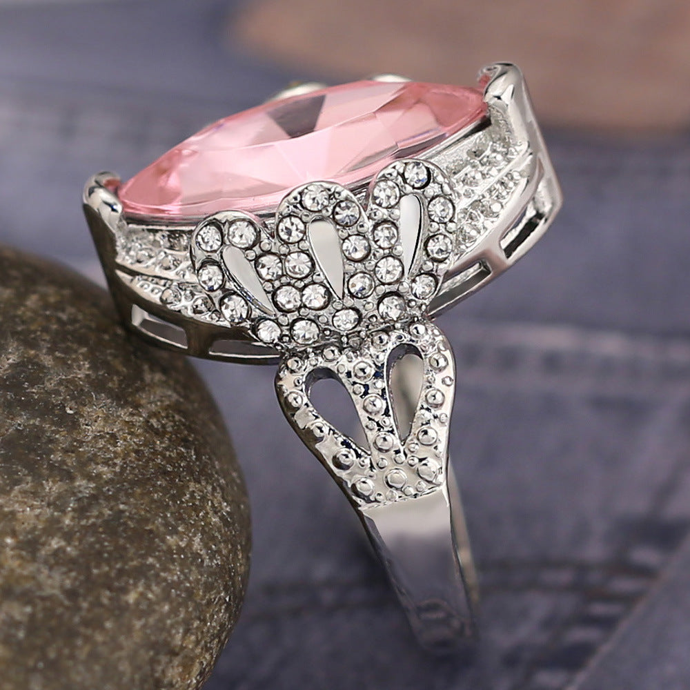 Unisex Alloy Ring Vintage Diamond Hollow Design Elegant Floral Motif Jewelry Band Ring for Women Floral Design