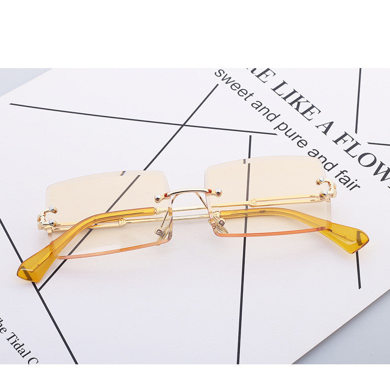 Vintage Sunglasses For Men And Women Metal Frame Sun Glasses With PC Lenses And High Visibility For Daily Wear