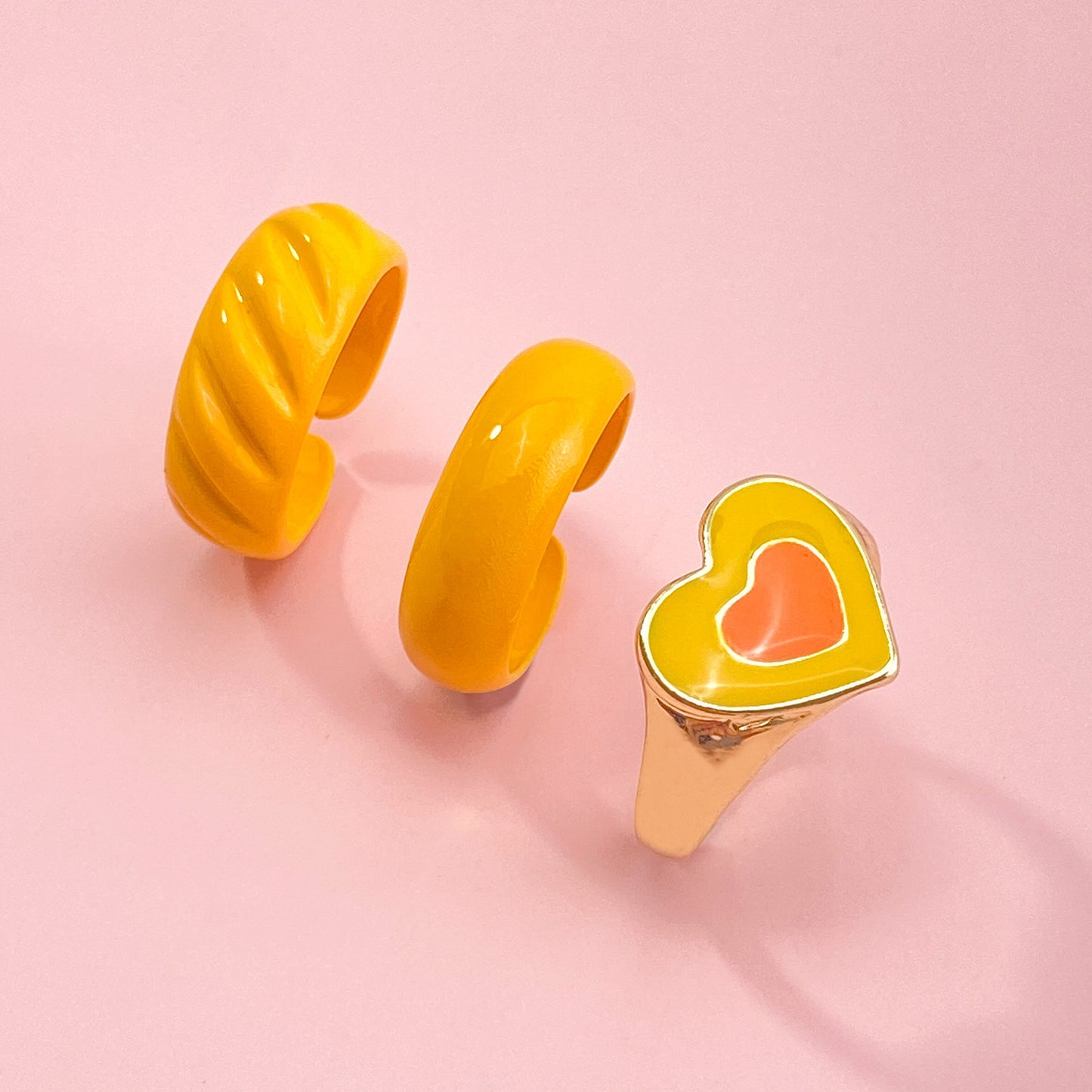 Womens Vintage Gold Ring Set With Heart Smile Design Electroplated Alloy Rings For Love Peach Heart Decoration