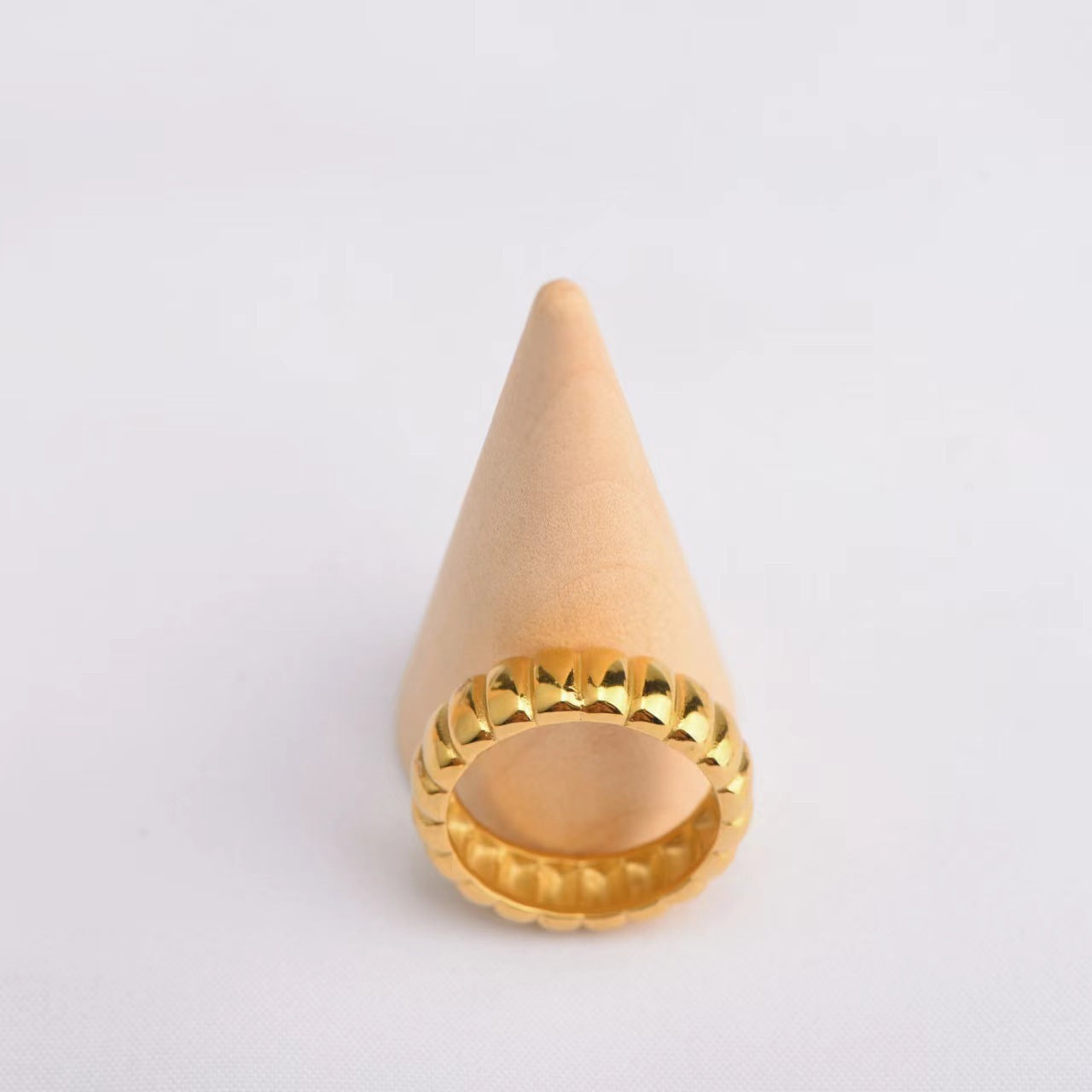 Womens Gold Plated Stainless Steel Ring Wave Design Curved Retro Fashion Minimalist Durable Elegant Jewelry UK