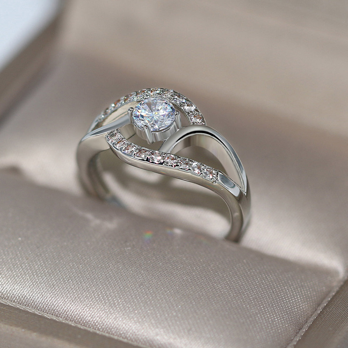 Womens Zircon Ring 5mm White Gold Plated Copper Hand Polished Lightweight 3g Elegant Accessory Trendy Ornament