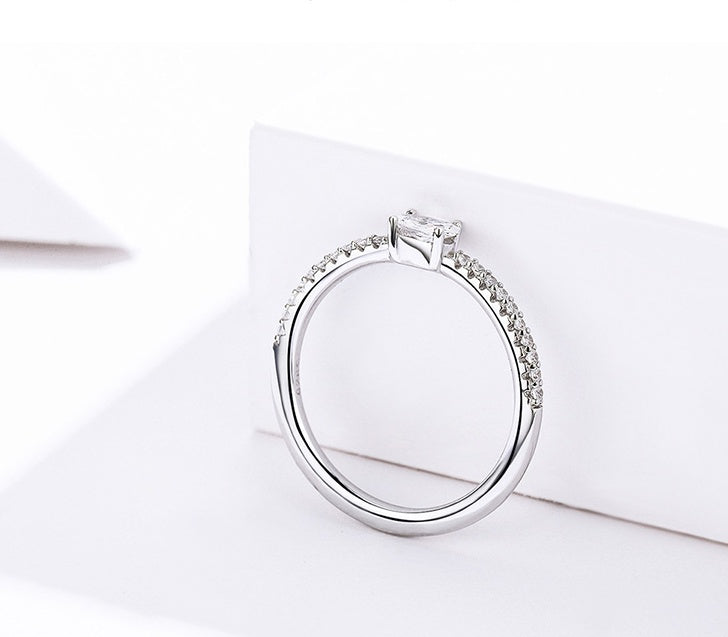 Zircon Ring S925 Platinum Plated Elegant Design For Women