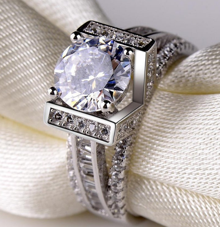 Zircon Ring Gold Plated Copper With Diamond Look For Couple Wedding Engagement Fashion Jewelry Durable Silver Tone