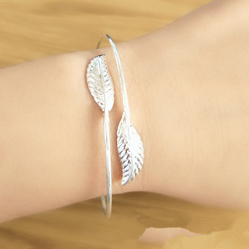 Unisex Metal Leaf Bracelets Electroplated Leaves Design Jewelry Fashion Bracelet for Women and Men Anniversary