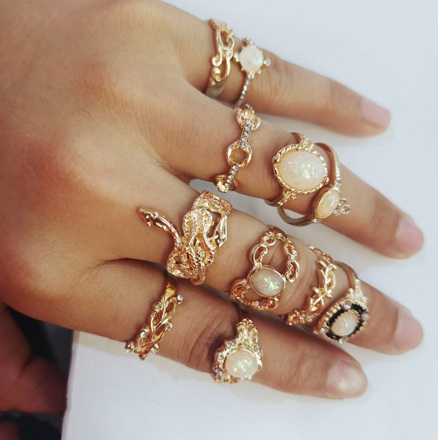 Womens Knuckle Ring Alloy Serpentine Geometric Ring Electroplated European US Fashion Ring For Daily Wear Chic