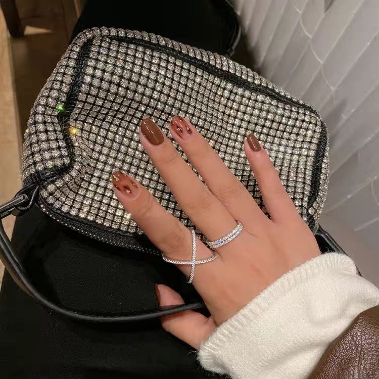 Ladies Geometric Alloy Ring Vintage Diamond Fashion Ring Exaggerated Personality Ring for Women Individually Packed