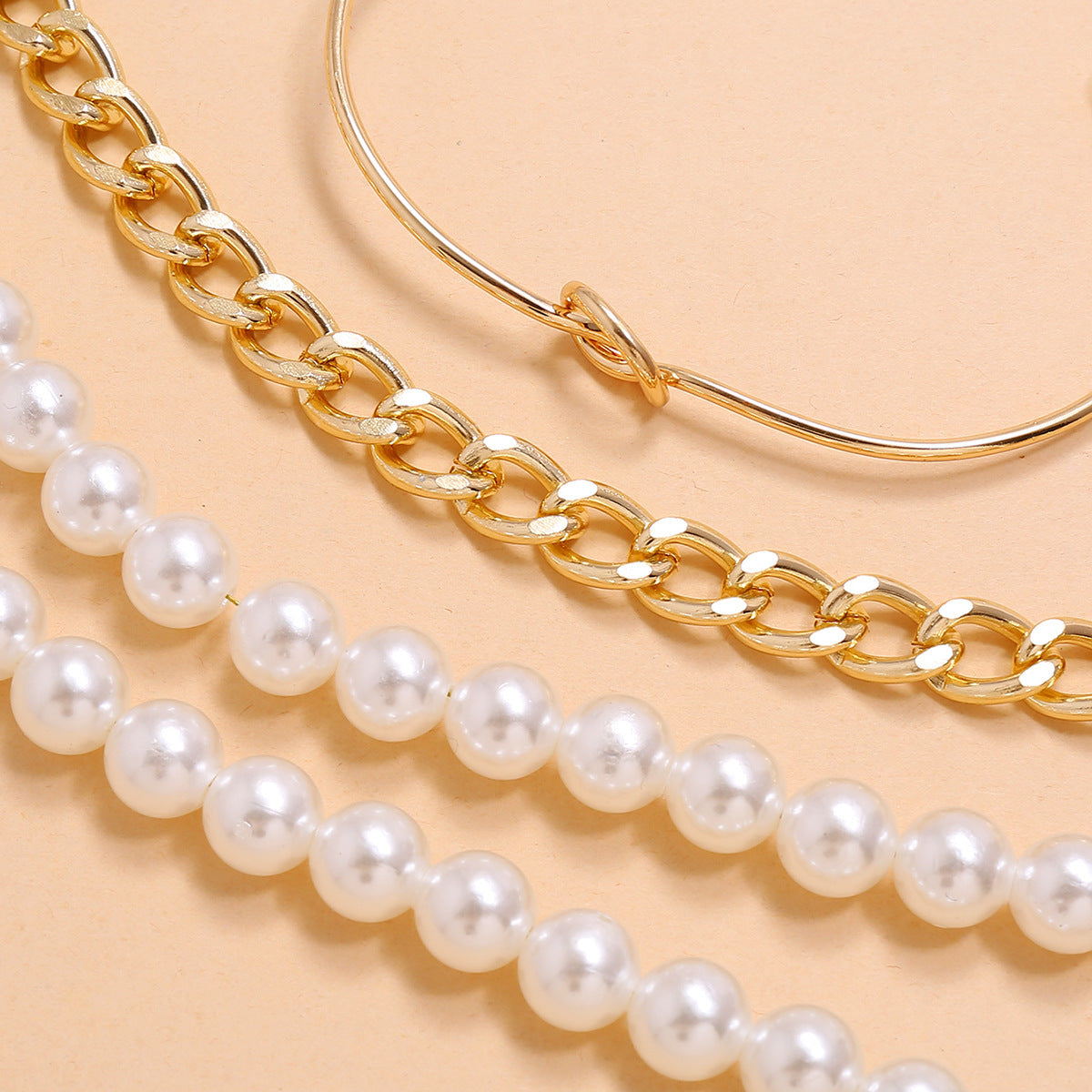 Bracelet Set 4 Piece Embossed Portrait Imitation Pearl Lock Design Punk Street Alloy Couple Bracelets Electroplating