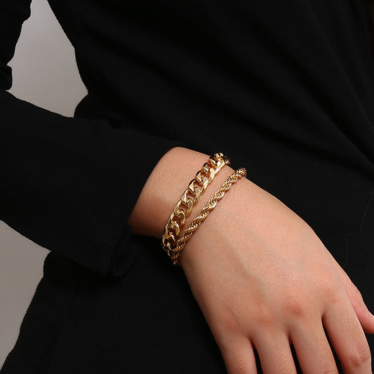 Womens Twist Chain Bracelet Geometric Alloy Design Intricate Geometric Pattern For Women And Girls For Everyday Wear