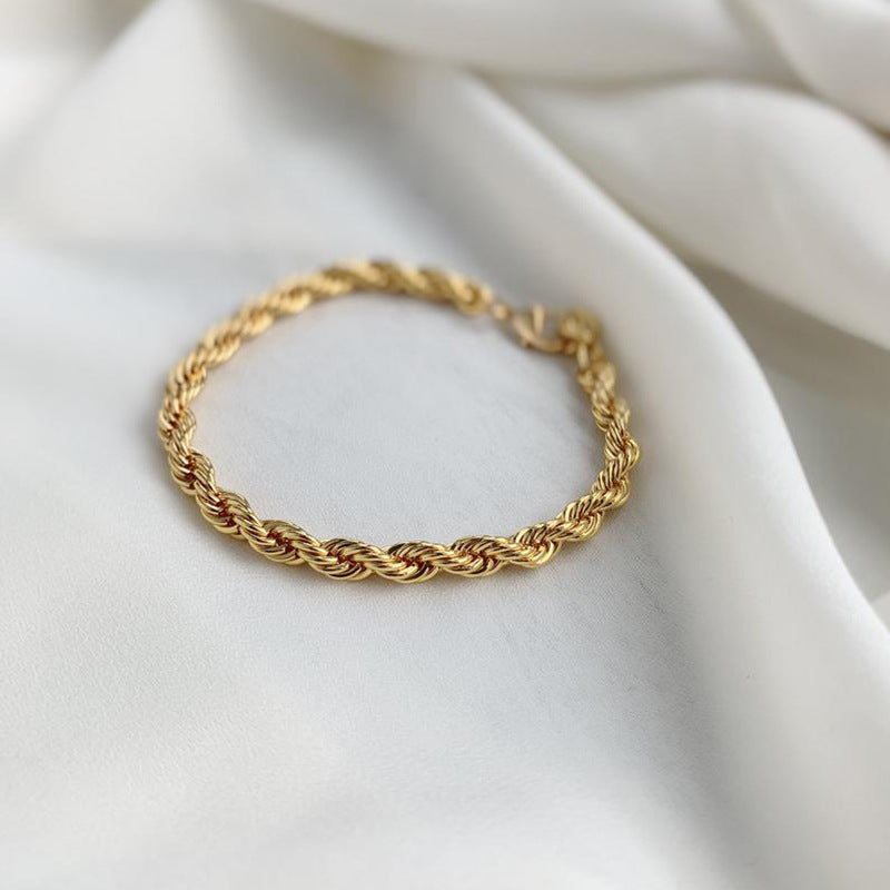 Women Geometric Bracelet Plated Alloy Twist Chain Hand Jewelry Retro Design Simple Golden Bracelet Fashionable