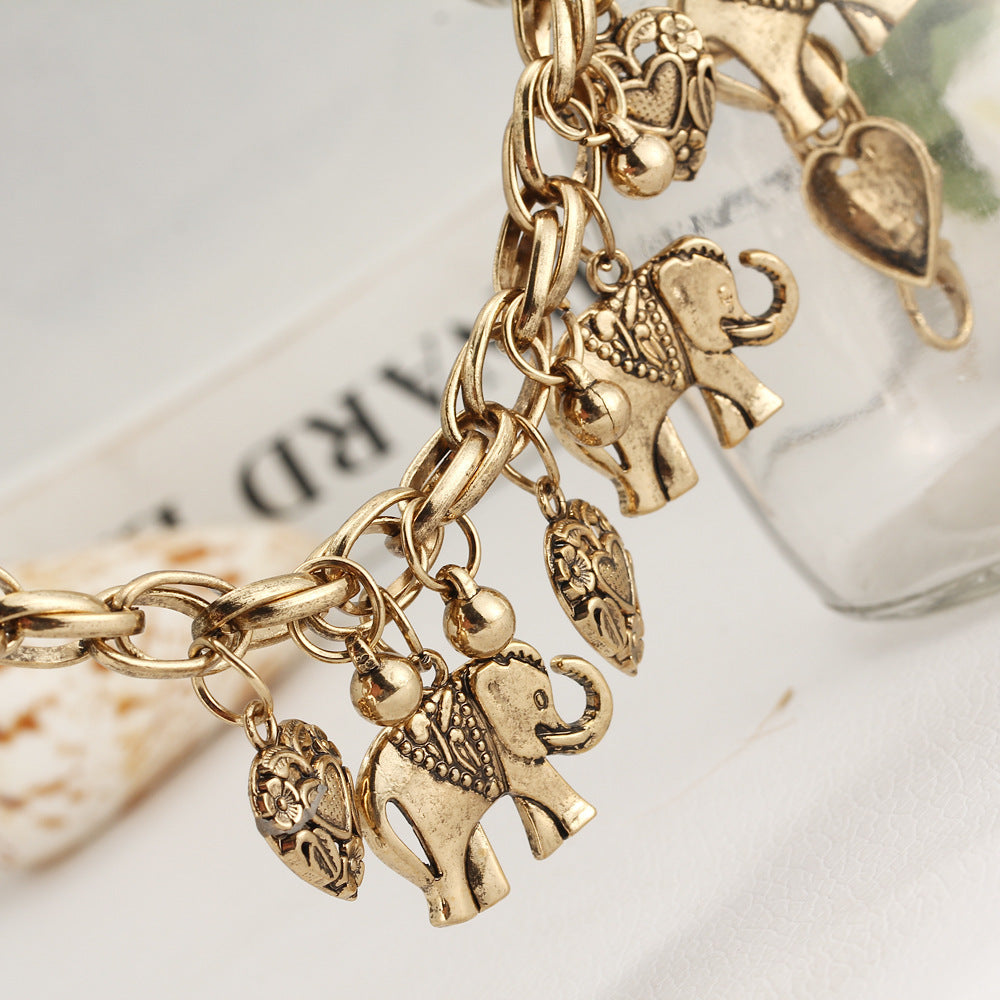 Womens Bracelet Vintage Carved Peach Heart Alloy Bangle European Design Girls Bracelet 24 cm Ancient Gold Gold