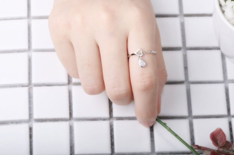 Adjustable Copper Ring with Zircon in White Gold Water Ring Design Open Diameter 16MM Chain Length 17MM Finish