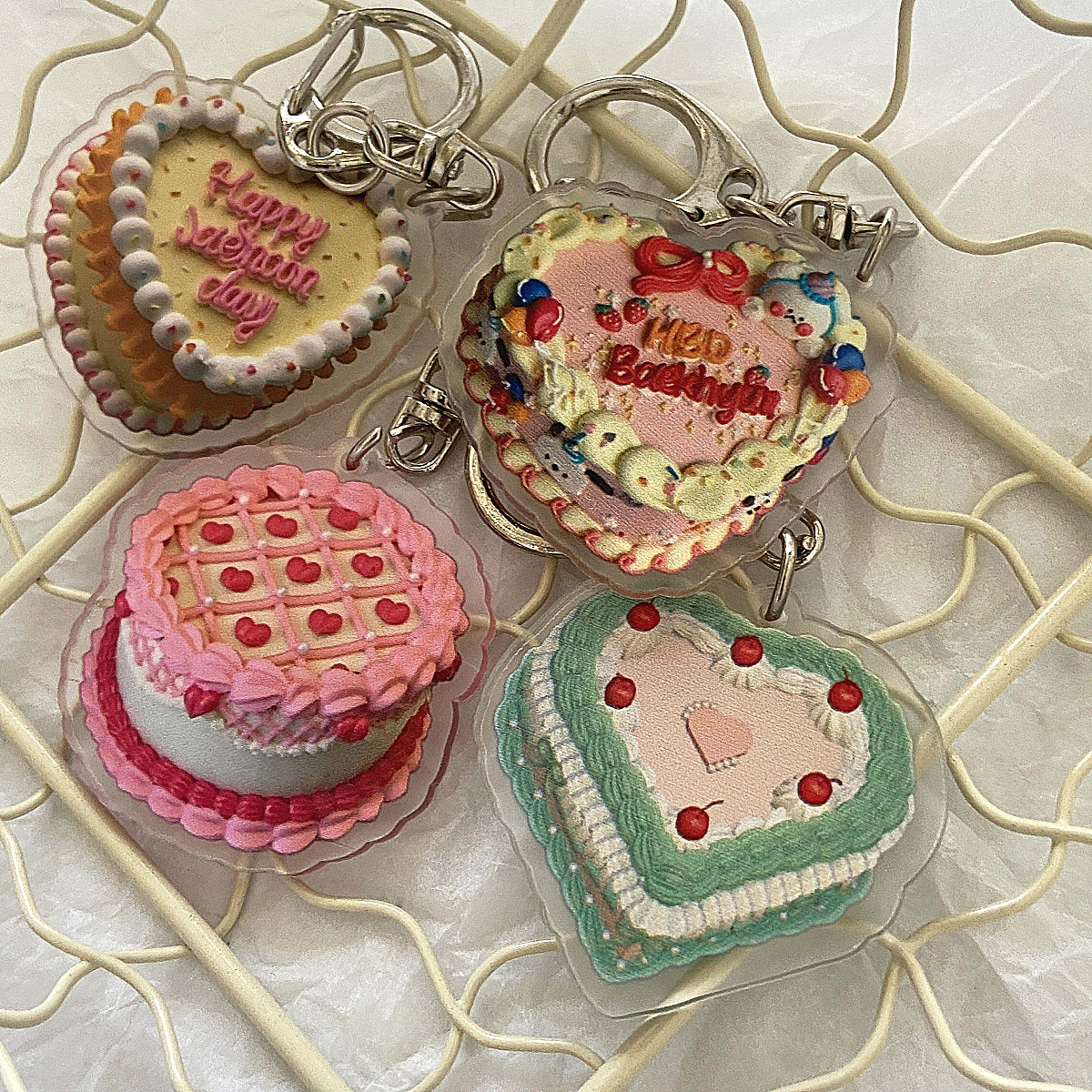 Cake Keychain Acrylic Birthday Cake Pendant Vintage Bag Accessory National Style Decoration Durable Charming Design