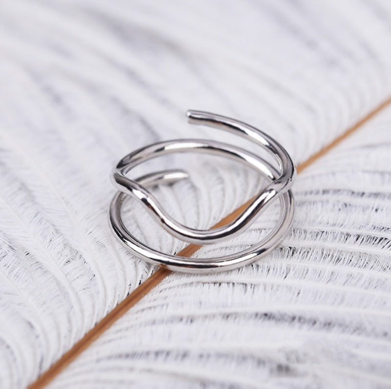 Womens Zircon Diamond Ring Fashion Jewelry Silver Gold Finish Elegant Ring Design Beautiful Appearance Sparkle