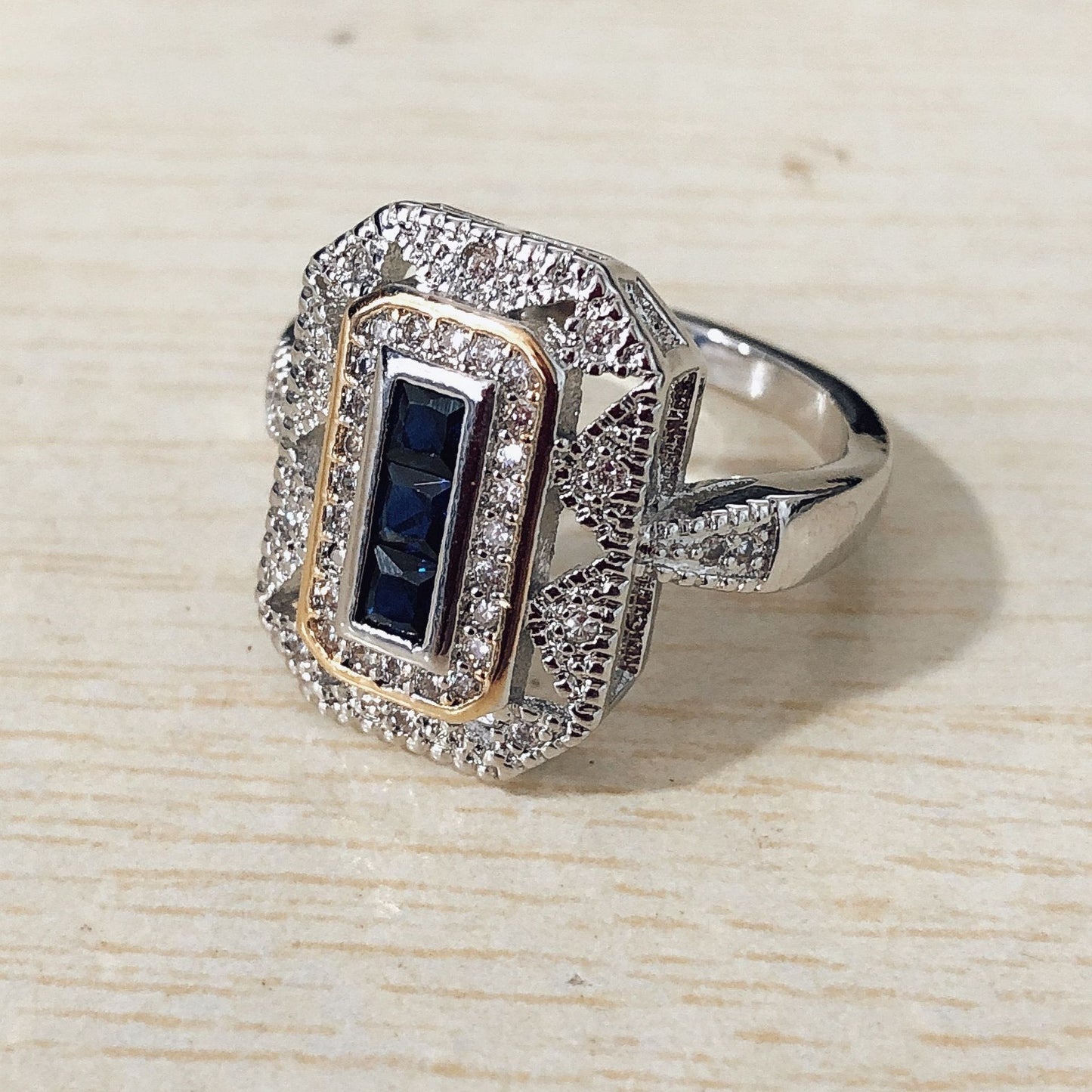 Unisex Copper Inlaid Zircon Ring Electroplated Fashion Jewelry Trendy Accessory for Men Women Size 6 7 8 9 10