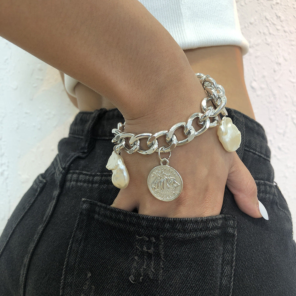 Geometric Alloy Resin Bracelet European Design Exaggerated Jewelry Style For Women And Girls Elegant Accessory