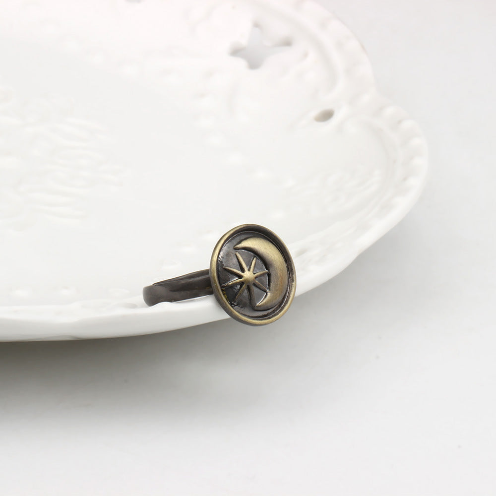 Vintage Bronze Star Moon Ring Alloy Jewelry Star Shaped Design Electroplated Bronze Tone Accessory Classic New