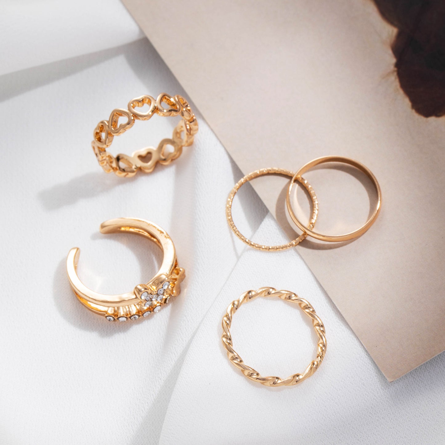 Womens Ring Set With Rhinestones Butterfly Love Peach Heart Twist Designs Alloy Jewelry For Women Korean Style