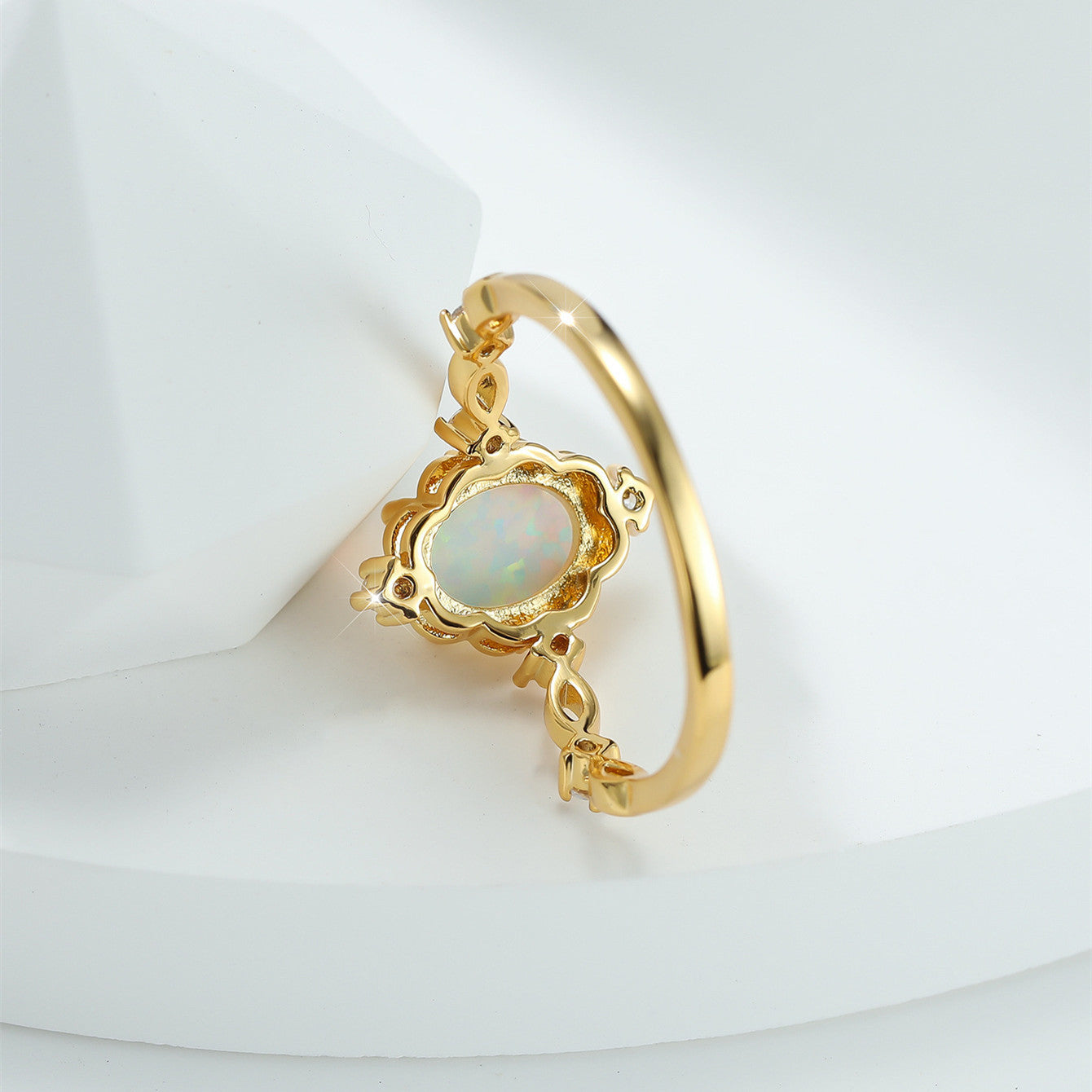 Womens Fashion Micro Rhinestone Four Corner Oval Ring Gold White Electroplated Copper Size 6 7 8 9 10 Elegance