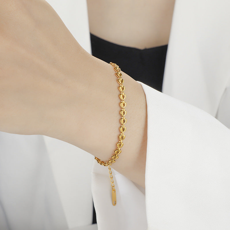 Womens Titanium Steel Hollow Heart Bracelet Electroplated Gold Jewelry Gift Fashionable Heart Shape Pair Gift Box Ready