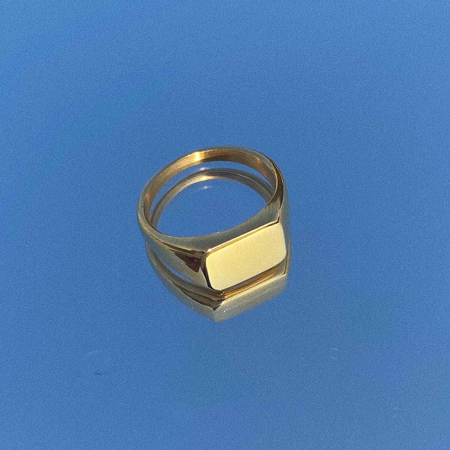 Womens Titanium Steel Ring with White Shell and Metal Tail Electroplated Geometric Finger Ring for Women Oval Round Love and Square Light Body Ring