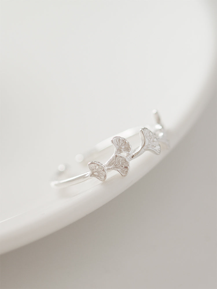 Womens S925 Silver Ring With Ginkgo Leaf Design Platinum Plated Elegant Fashion Jewelry Gift For Her Timeless Elegance