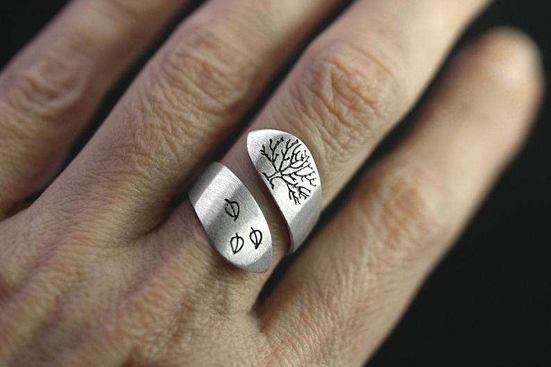 Womens Tree of Life Copper Ring Adjustable Three Leaves Design Retro Brushed Craftsmanship Electroplated Color