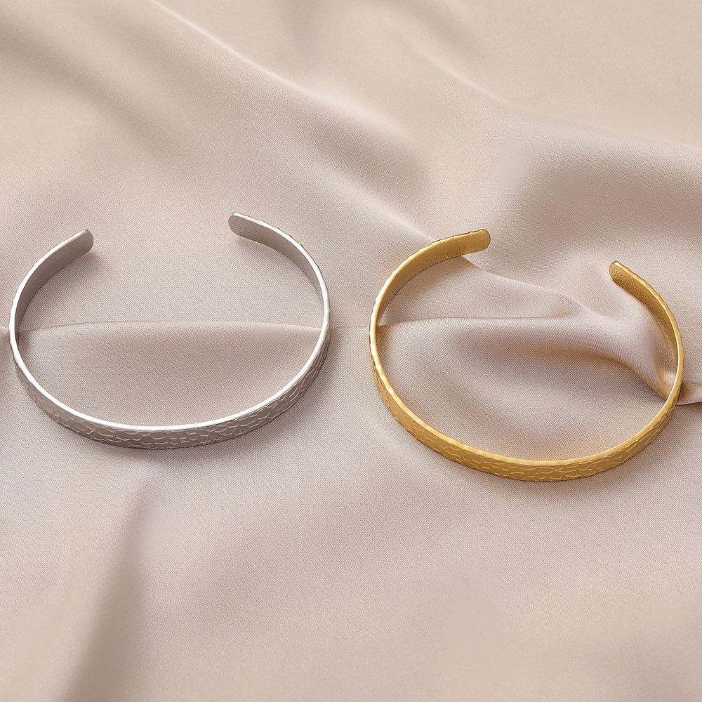 Womens Stainless Steel Bangle Bracelet Textured Nest Peak Design Electroplated European Fashion Timeless Piece