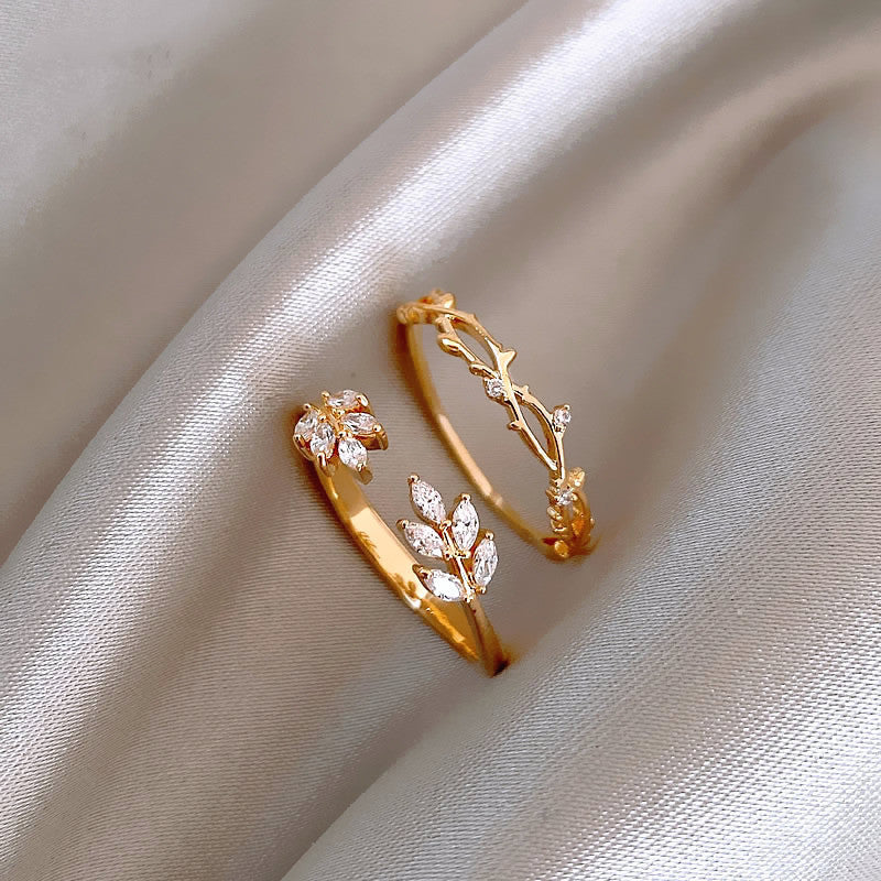 Women's Fashion Zircon Leaf Ring Set Gold Alloy Personality Rings for Her Girls Jewelry Set Elegant Design Two Piece Ring Set