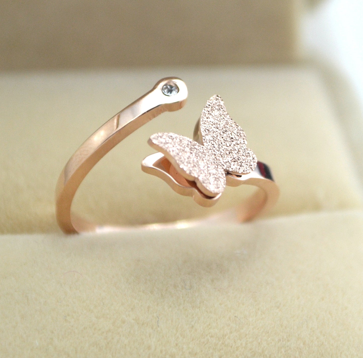 Titanium Steel Butterfly Ring Adjustable Unisex Geometric Band Frosted Finish For Women Men Durable Daily Wear