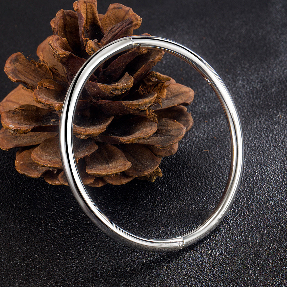 Womens Bracelet Glossy Buckle Design Electroplated Silver White Finish Copper Jewelry Elegant Fashion Bracelet